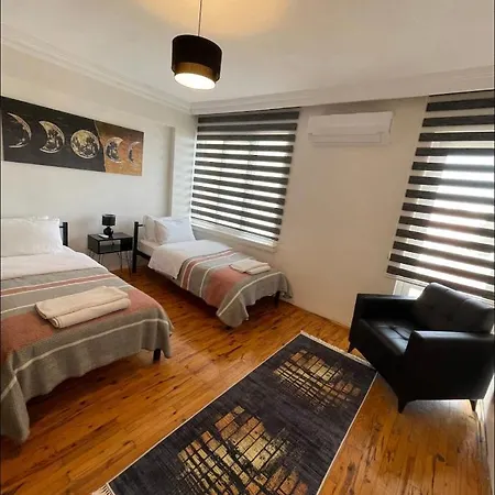 Apartment Unique Location With Oldtown, Sea&beymountain View